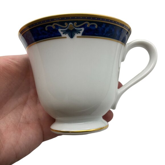 Wedgwood Embassy Collection Chadwick footed tea cup and saucer set of 4 - Picture 6 of 8